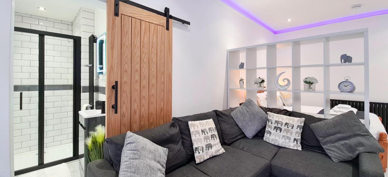 The Studio, Luxury Modern Apartment In The South Hams, Stunning Walks On The Doorstep, A 20 Minute Drive To The Beautiful Sandy Beaches, Quiet Courtyard Setting, Shops, Bars And Restaurants A Short Walk Away! Ivybridge Ngoại thất bức ảnh